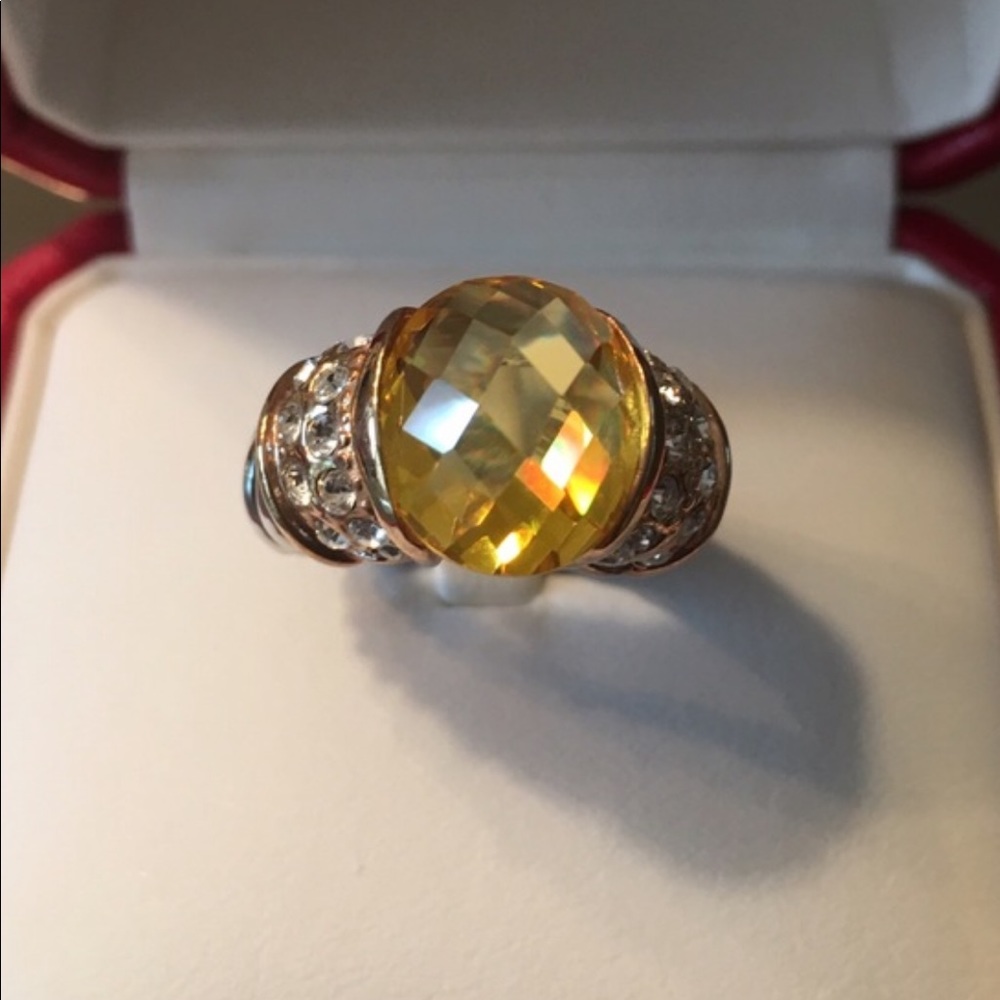 Lovley Statement Ring - image 2